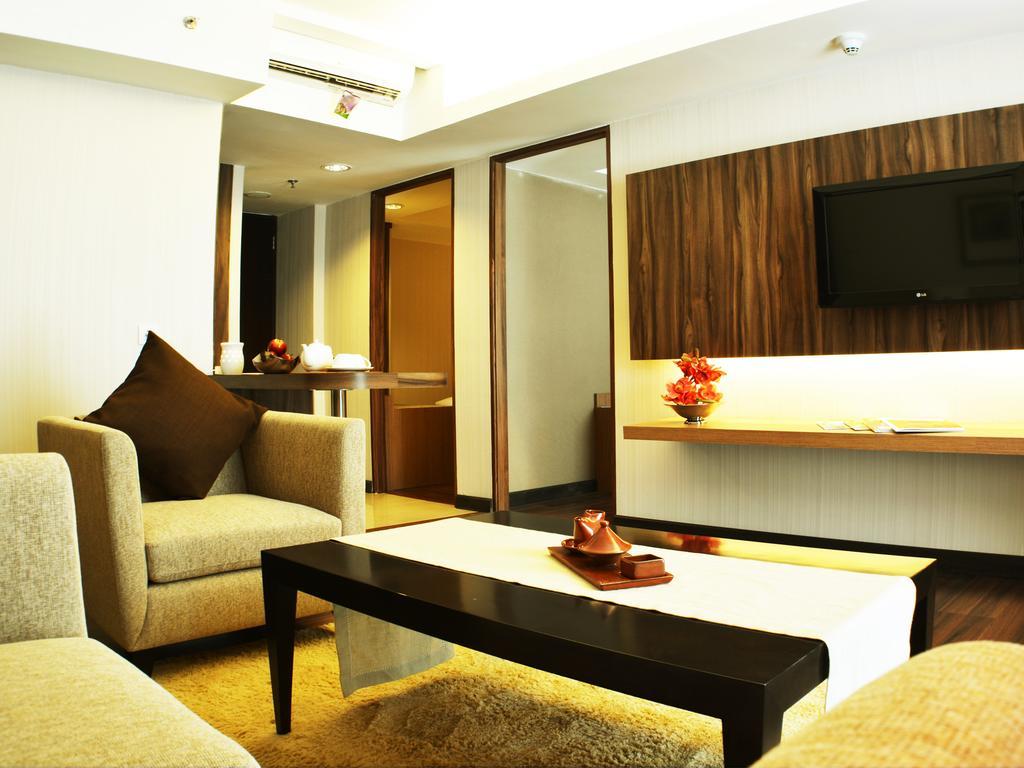 Ramada By Wyndham Bali Sunset Road Kuta Hotel Seminyak Exterior foto