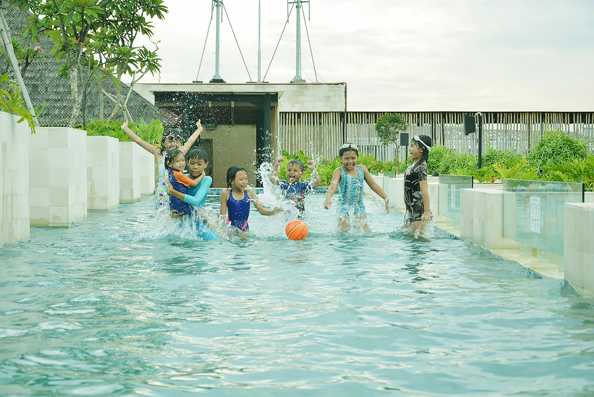 Ramada By Wyndham Bali Sunset Road Kuta Hotel Seminyak Exterior foto